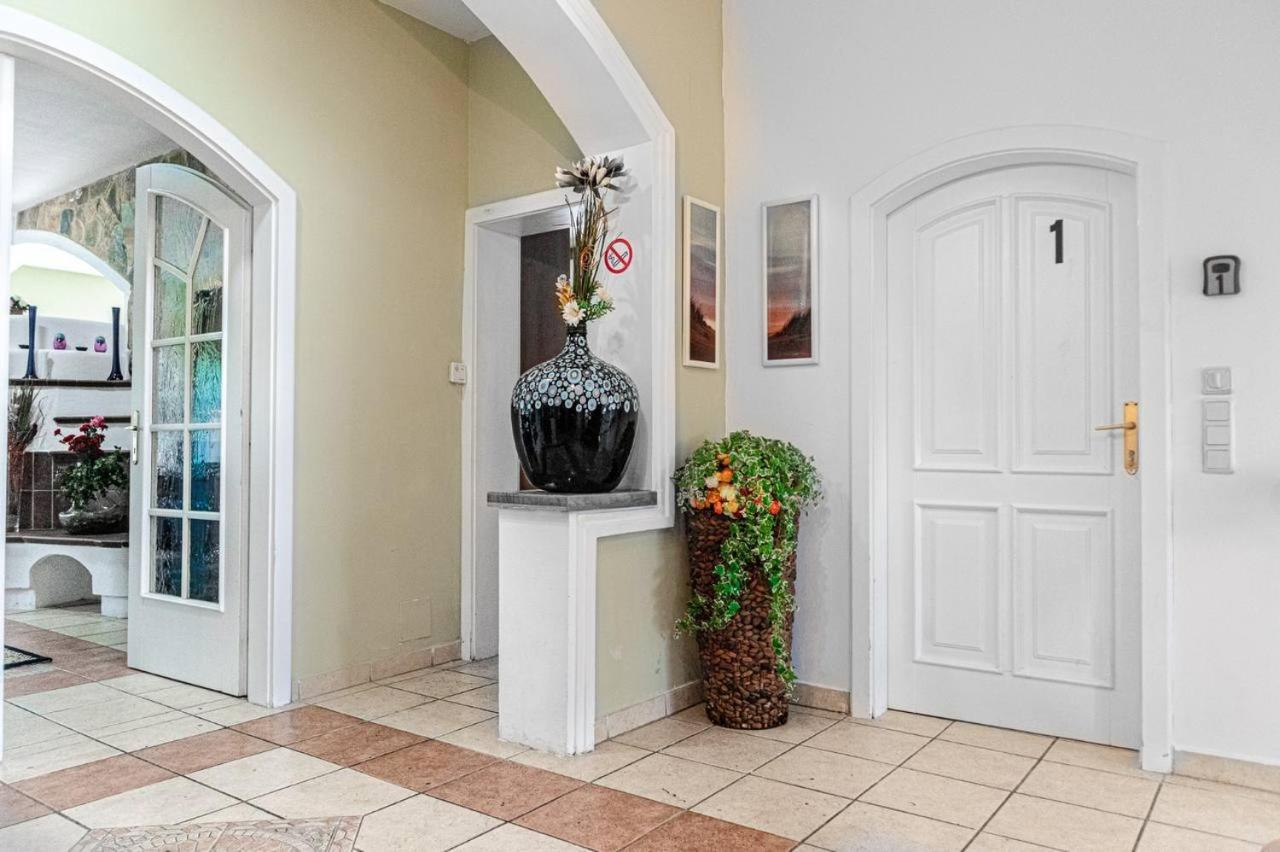 Comfortable Rooms In A Beautiful House Gd Виена Екстериор снимка