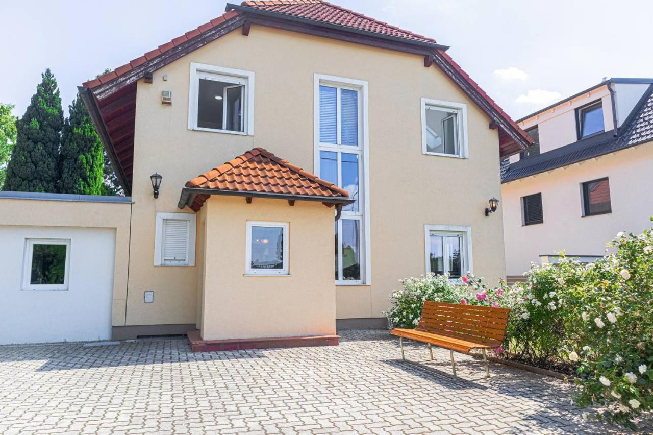 Comfortable Rooms In A Beautiful House Gd Виена Екстериор снимка