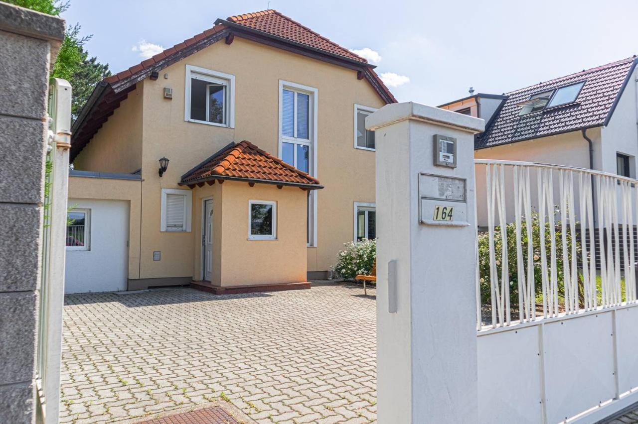 Comfortable Rooms In A Beautiful House Gd Виена Екстериор снимка
